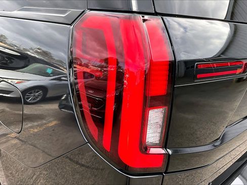 Used 2025 Ford Expedition Platinum w/ Stealth Appearance Package image 28