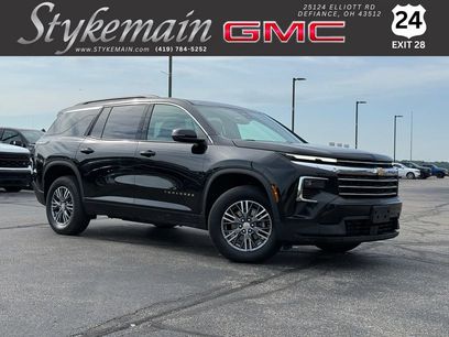 Used 2025 Chevrolet Traverse LT