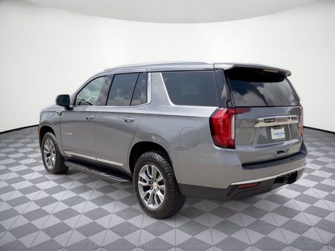Used 2022 GMC Yukon SLT w/ SLT Premium Package RWD image 3