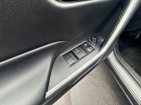 Used 2021 Toyota RAV4 LE AWD/4WD image 13