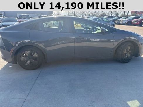 Used 2025 Toyota Prius LE image 2