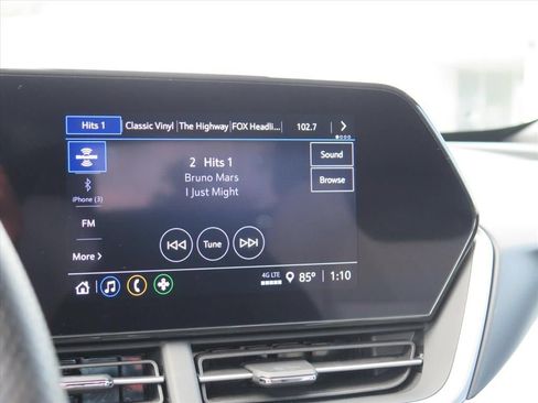 Used 2024 Chevrolet Trax RS w/ Driver Confidence Package FWD image 11