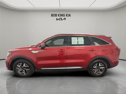 Used 2022 Kia Sorento S FWD image 2