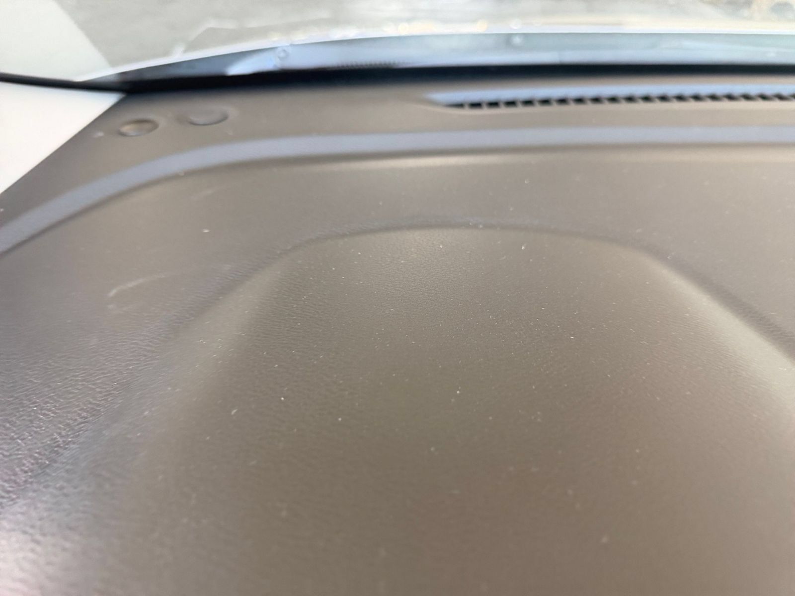 Used 2025 Nissan Versa SV FWD image 33