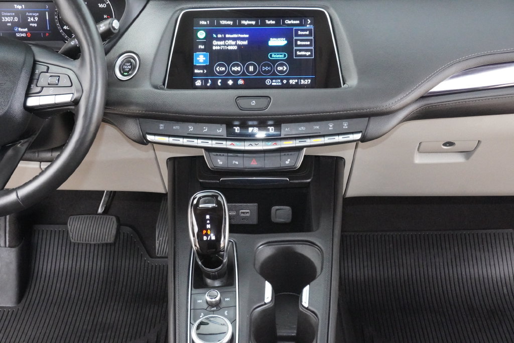 Used 2023 Cadillac XT4 Luxury w/ Cold Weather Package FWD image 19