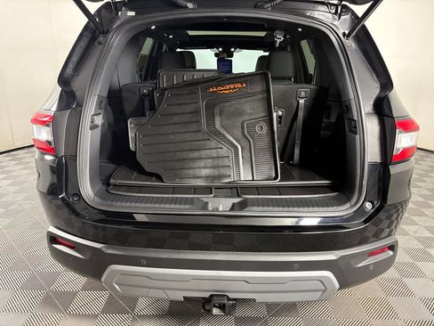 Used 2025 Honda Pilot TrailSport image 33