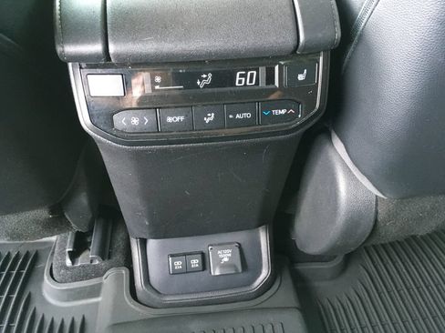 Used 2021 Toyota Highlander Platinum AWD/4WD image 26
