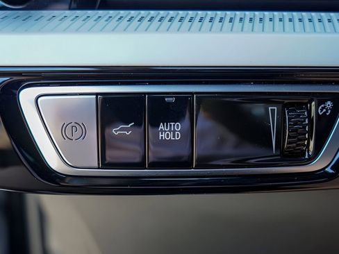 New 2026 Cadillac Optiq Luxury 2 w/ LPO, Floor Liner Package image 15