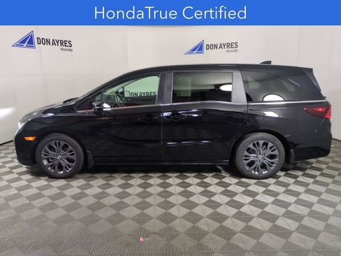 Used 2025 Honda Odyssey Touring image 2