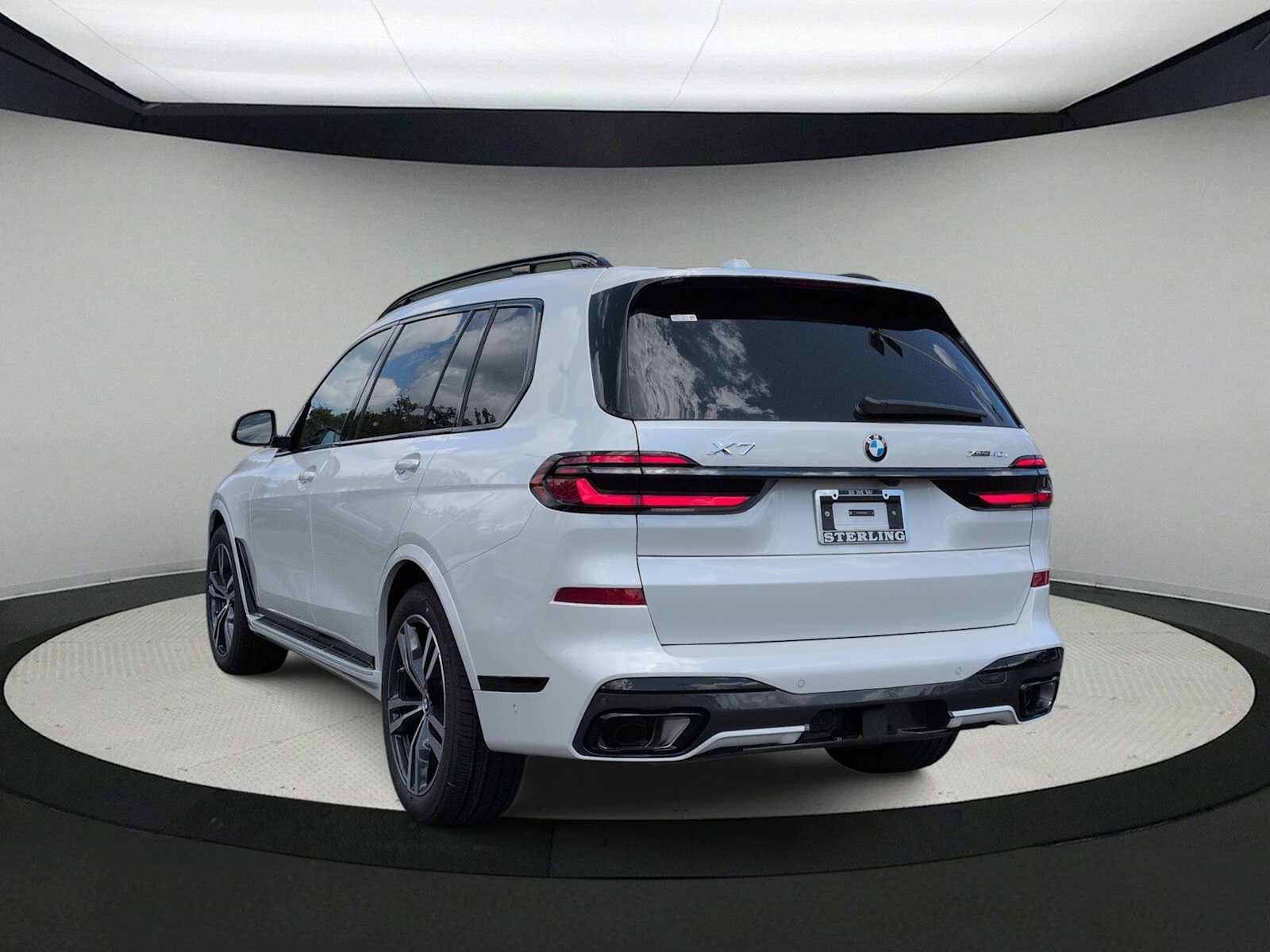 Used 2027 BMW X7 xDrive40i w/ Executive Package AWD/4WD image 6