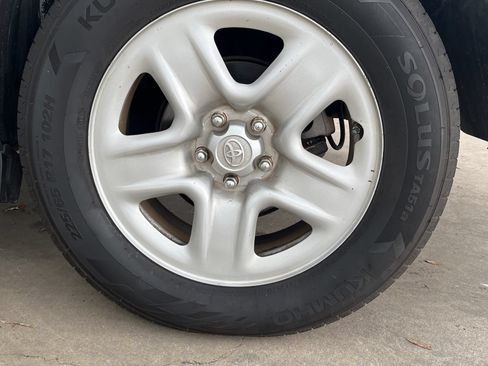 Used 2012 Toyota RAV4 FWD V6 w/ Value Pkg image 25