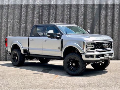 New 2026 Ford F250 Lariat w/ Black Appearance Package AWD/4WD image 8