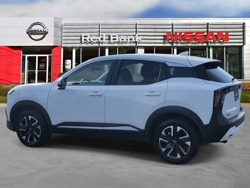 Used 2025 Nissan Kicks SV AWD/4WD image 5