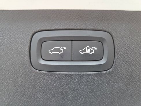 Used 2022 Volvo XC90 T5 Momentum w/ Advanced Package image 24