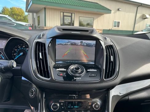 Used 2015 Ford Escape Titanium w/ Equipment Group 301A AWD/4WD image 18