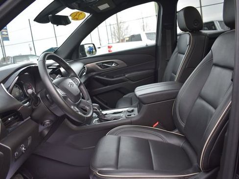 Certified 2023 Chevrolet Traverse Premier w/ Redline Edition image 28