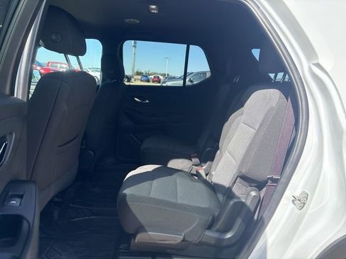 Used 2023 Chevrolet Traverse LT FWD image 14