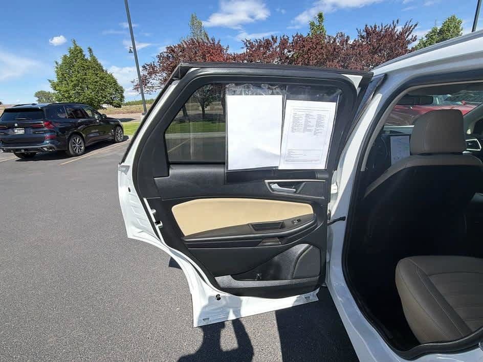 Used 2022 Ford Edge SEL w/ Convenience Package AWD/4WD image 16