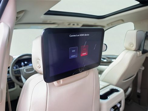 Used 2023 GMC Yukon Denali w/ Advanced Technology Package image 31