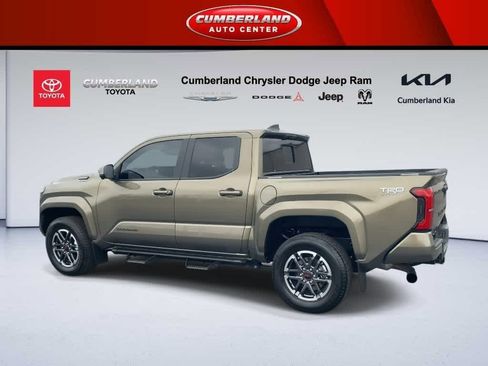 Used 2025 Toyota Tacoma TRD Sport w/ TRD Sport Premium Package image 6