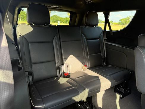 Used 2023 Chevrolet Suburban Premier AWD/4WD image 22