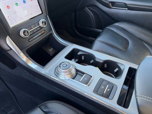 Used 2022 Ford Edge Titanium w/ Class II Trailer Tow Package image 18