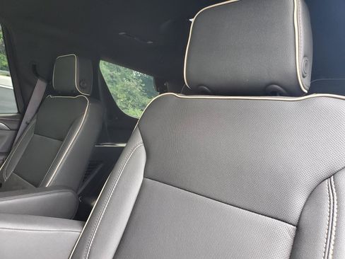 Used 2022 GMC Yukon SLT w/ SLT Premium Package AWD/4WD image 37