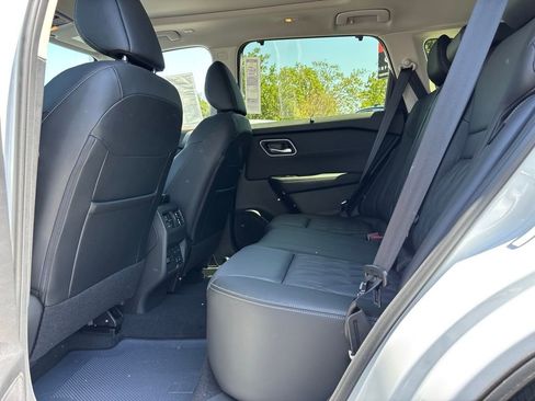 New 2026 Nissan Rogue Platinum AWD/4WD image 9