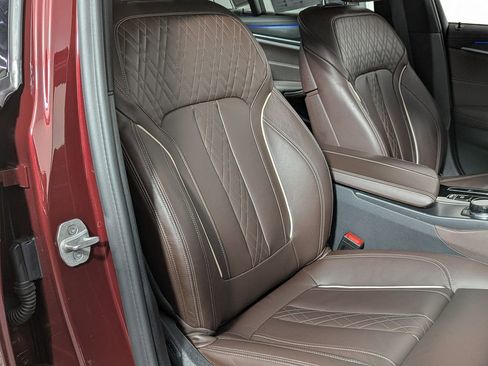 Used 2021 BMW M550i xDrive w/ Dynamic Handling Package image 32