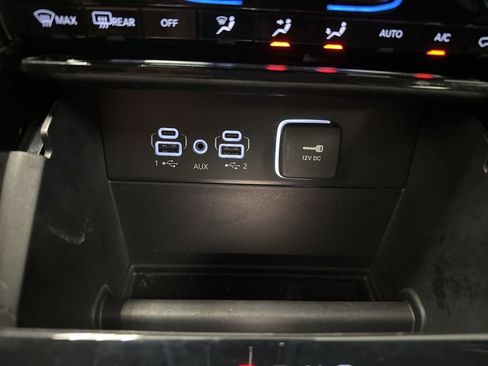Used 2023 Jeep Grand Cherokee Limited AWD/4WD image 17