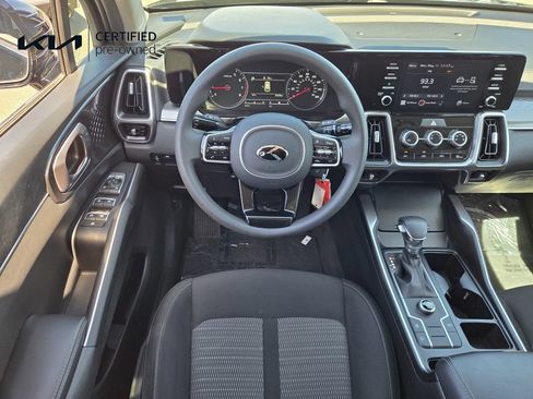 Used 2021 Kia Sorento LX FWD image 14