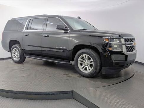 Used 2017 Chevrolet Suburban LT AWD/4WD image 11