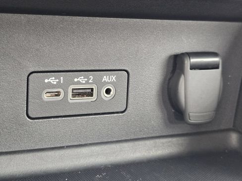 Used 2023 Nissan Sentra SR w/ Trunk Package FWD image 29