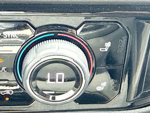 Used 2025 Chevrolet Silverado 1500 LT image 21