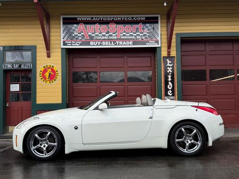 Used 2006 Nissan 350Z Touring RWD image 15