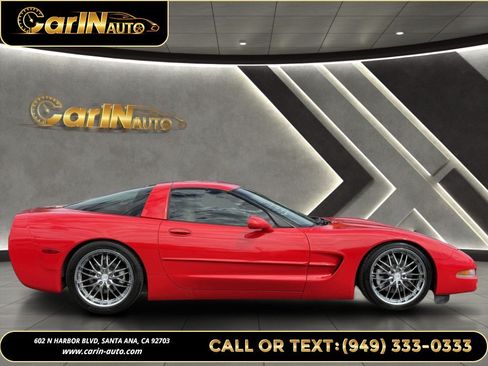 Used 2001 Chevrolet Corvette Coupe w/ Preferred Equipment Group1 RWD image 4