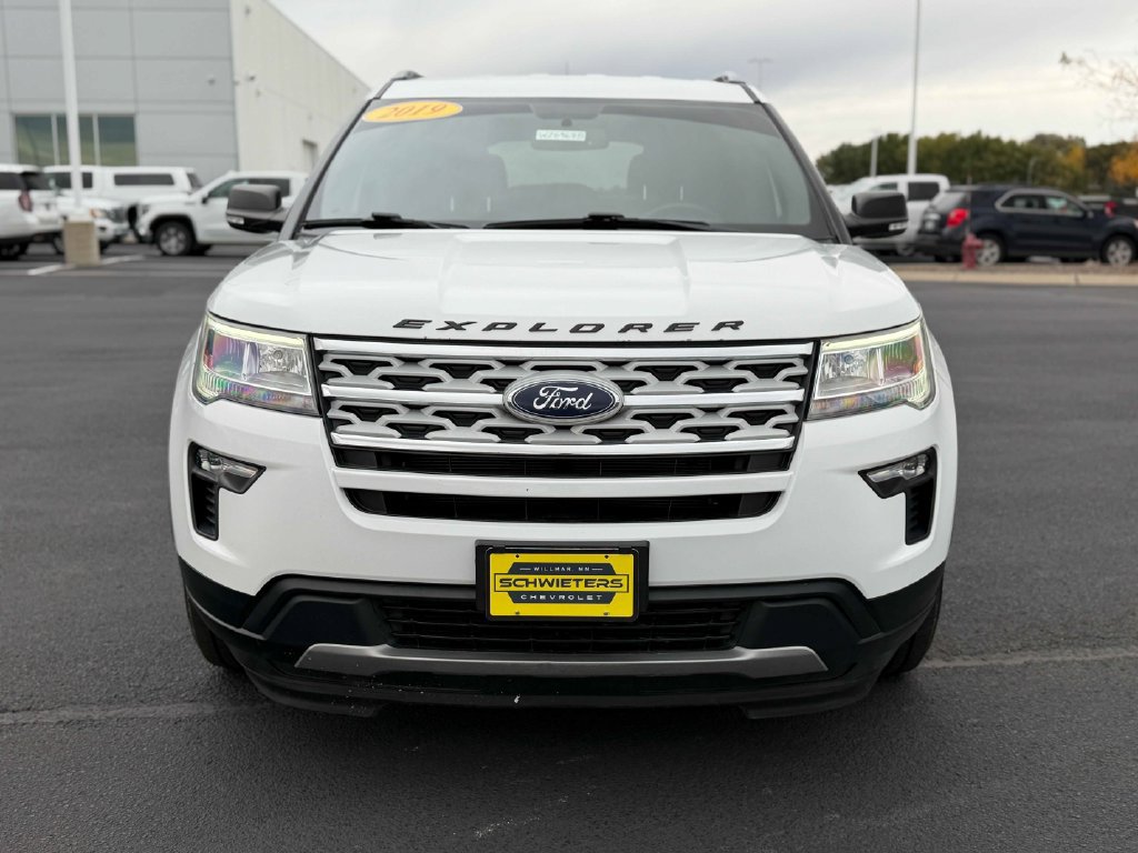 Used 2019 Ford Explorer XLT w/ Equipment Group 201A AWD/4WD image 2