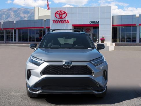 Used 2025 Toyota RAV4 XSE image 2