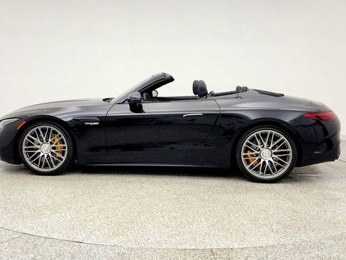 Used 2022 Mercedes-Benz SL 63 AMG 4MATIC w/ Driver Assistance Package image 8