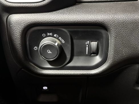 Used 2023 RAM 1500 Big Horn AWD/4WD image 18