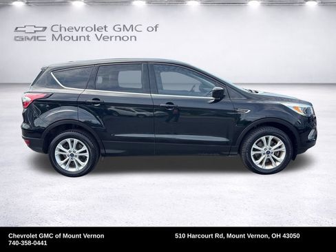 Used 2017 Ford Escape SE w/ SE Cold Weather Package AWD/4WD image 7