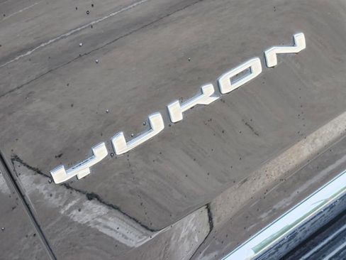 Used 2022 GMC Yukon SLT w/ SLT Premium Package RWD image 11