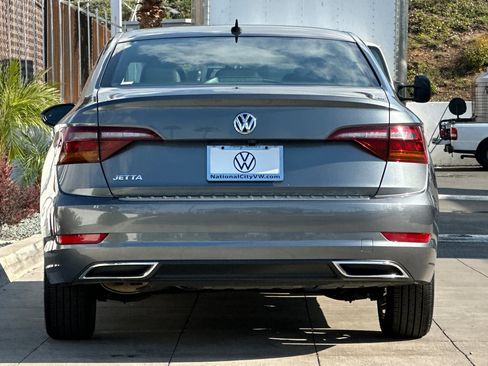 Used 2019 Volkswagen Jetta R-Line w/ R-Line Cold Weather Package image 5