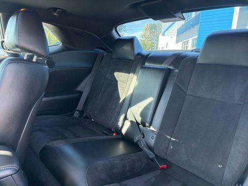 Used 2015 Dodge Challenger R/T Scat Pack w/ Leather Interior Group RWD image 15