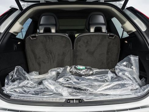 New 2026 Volvo XC90 B6 Plus w/ Protection Package Premier image 9