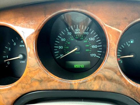 Used 2001 Jaguar XJ8 image 19