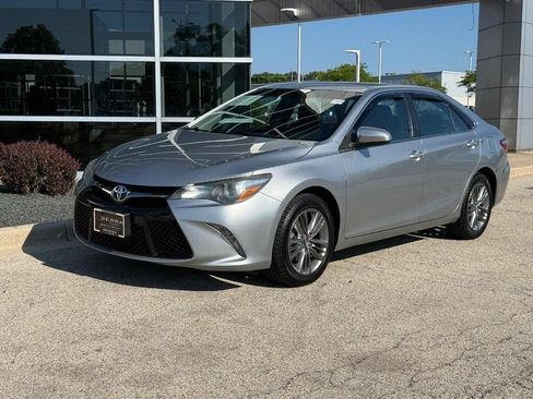 Used 2017 Toyota Camry SE FWD image 7