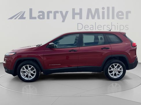 Used 2015 Jeep Cherokee Sport FWD image 2