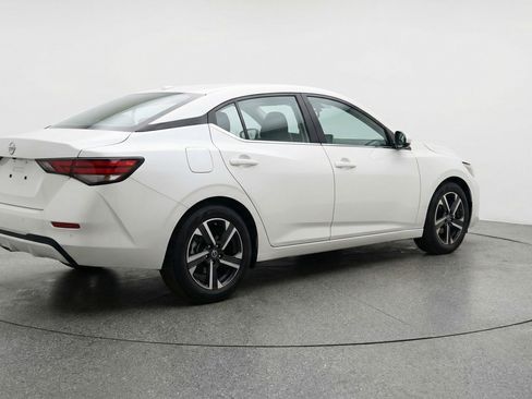 Used 2025 Nissan Sentra SV image 9