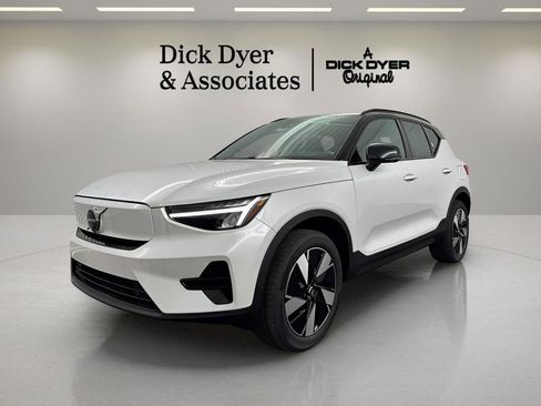 New 2024 Volvo XC40 Recharge Core w/ Protection Package Premier image 10